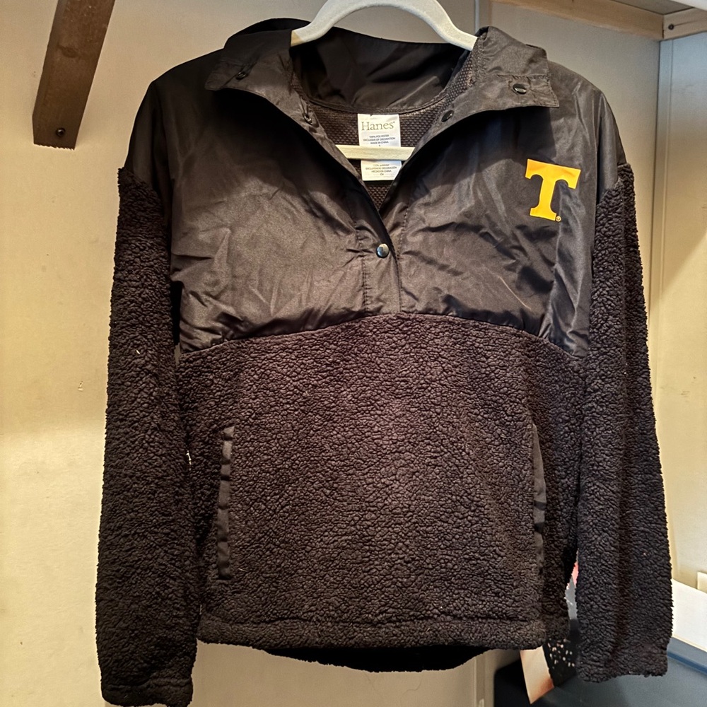 TN pull over. Support your favorite football team while staying warm and cozy